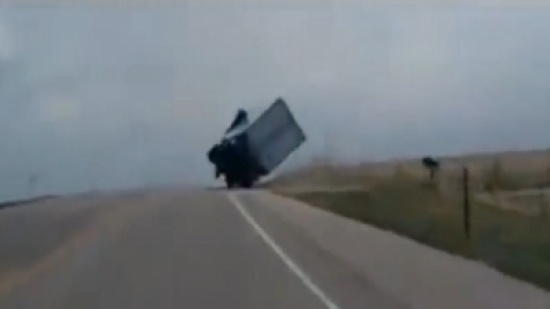 سائق شاحنة ماهر!