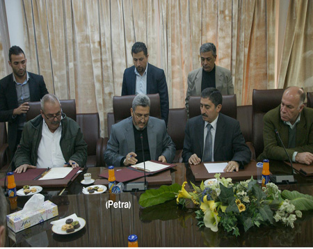 الاردن وفلسطين يوقعان محضر اجتماعات اللجنة الفنية المشتركة للخدمات البيطرية الاردن وفلسطين يوقعان محضر اجتماعات اللجنة الفنية المشتركة للخدمات البيطرية