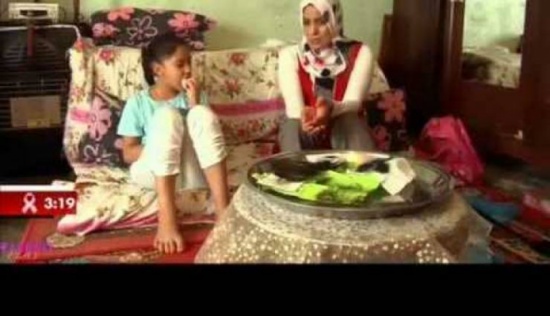 فيديو| فتاة في التاسعة تخرج الشعر من فمها .. ما قصتها؟ فيديو| فتاة في التاسعة تخرج الشعر من فمها .. ما قصتها؟