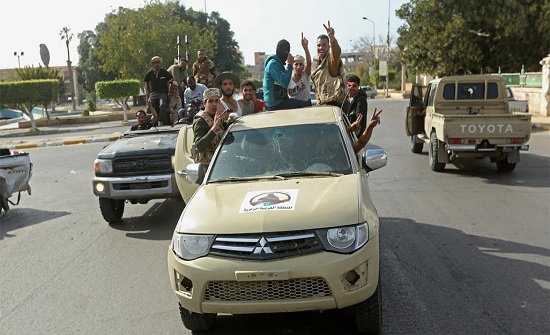 3 جرحى و30 قذيفة صاروخية.. من جديد قوات حفتر تقصف أحياء مدنية بطرابلس