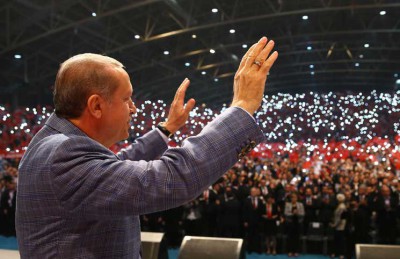 أردوغان: لا أريد رؤية مواطن تركي منحني الرأس في أي دولة أوروبية