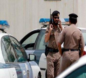 سعودي يستعين بالشرطة لإيقاظ والدته من النوم سعودي يستعين بالشرطة لإيقاظ والدته من النوم