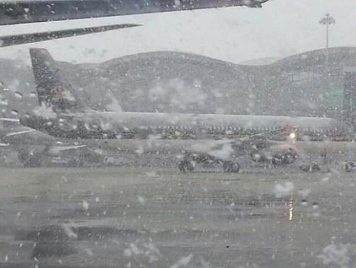 450 مسافرا علقوا في مطار الملكة علياء