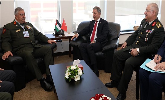 وزير الدفاع التركي يلتقي الفريحات في إسطنبول وزير الدفاع التركي يلتقي الفريحات في إسطنبول