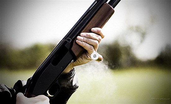 تكريم مواطن أوقف عرس شقيقه بسبب اطلاق العيارات النارية