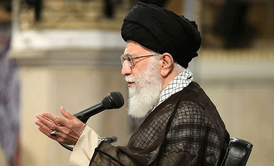 خامنئي يطرح شروطا على الأوروبيين لبقاء إيران ضمن الاتفاق النووي