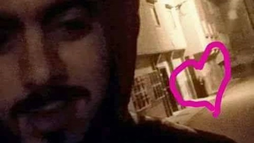 شاهد.. ما فعلته والدته عقب نزوله إلى العمل " مؤثر " ! شاهد.. ما فعلته والدته عقب نزوله إلى العمل " مؤثر " !