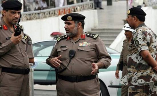 السلطات السعودية تضبط "بحيرات خمور" في جدة (شاهد) السلطات السعودية تضبط "بحيرات خمور" في جدة (شاهد)
