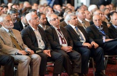 المعارضون السوريون يصلون تباعا إلى الرياض عشية انطلاق مؤتمرهم المعارضون السوريون يصلون تباعا إلى الرياض عشية انطلاق مؤتمرهم