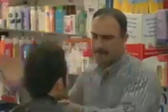 فيديو: كف لشاب عاق في برنامج للكاميرا الخفية يثير الإعجاب بتويتر فيديو: كف لشاب عاق في برنامج للكاميرا الخفية يثير الإعجاب بتويتر