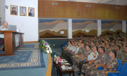 مدير عام الخدمات الطبية الملكية يحاضر في كلية القيادة والأركان الملكية الأردنية مدير عام الخدمات الطبية الملكية يحاضر في كلية القيادة والأركان الملكية الأردنية