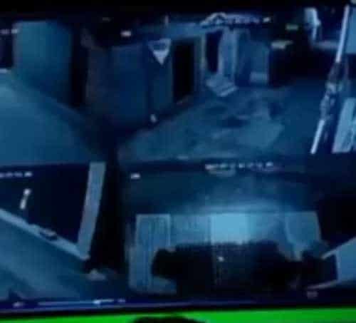 بالفيديو: مفاجأة مذهلة لسعوديين نصبوا كاميرات لكشف من يسرق أحذيتهم يوميًا عند المسجد