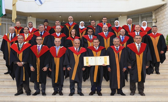 "الأردنية" تمنح فريز الدكتوراه الفخرية في الاقتصاد