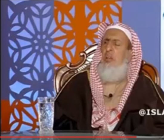 فيديو|ما هو حكم الرجل الذي يستخدم بطاقة ائتمان زوجته دون إذنها؟! فيديو|ما هو حكم الرجل الذي يستخدم بطاقة ائتمان زوجته دون إذنها؟!