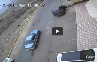 شاهد..  لحظة سرقة أسطوانات غاز من منزل