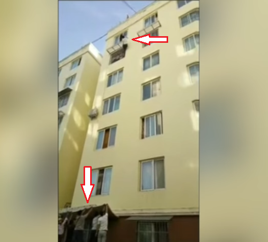 فيديو| “بطل خجول” ينقذ طفلةً كادت تسقط من الطابق السادس .. ثمّ يختفي! فيديو| “بطل خجول” ينقذ طفلةً كادت تسقط من الطابق السادس .. ثمّ يختفي!
