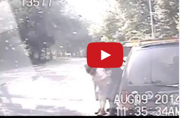 شرطي جاء ليخالف امرأة فأنقذها من الموت اختناقاً