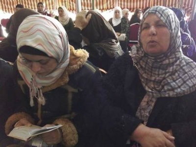 بالفيديو : شاهدوا حديث والدة وشقيقات وزوجة معاذ عنه بالفيديو : شاهدوا حديث والدة وشقيقات وزوجة معاذ عنه