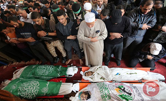 بالفيديو : خان يونس تودّع شهداءها وسط غضب عارم بالفيديو : خان يونس تودّع شهداءها وسط غضب عارم