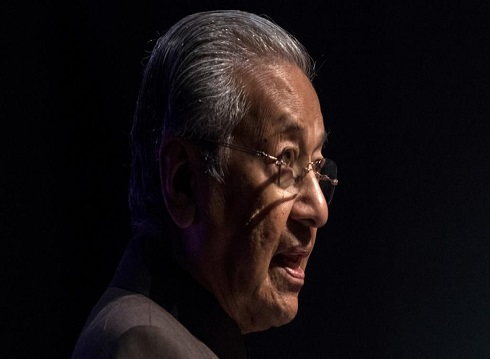 مهاتير محمد من إسلام آباد: إسرائيل "دولة لصوص"