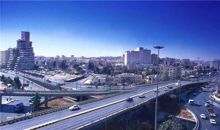 عمان خضراء 2020 تبحث الخطوات العملية لتأهيل الاسطح في المناطق الصناعية