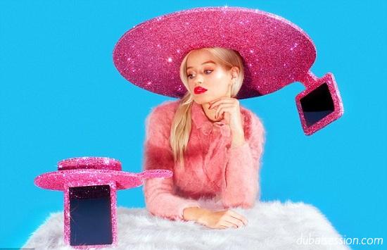 قبعة نسائية لالتقاط "السيلفي"