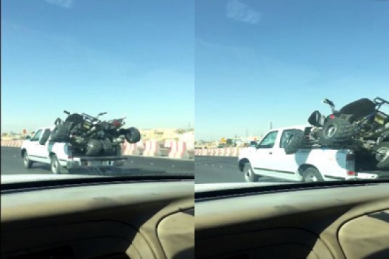شاهد.. سائق يُعرِّض حياة المواطنين للخطر