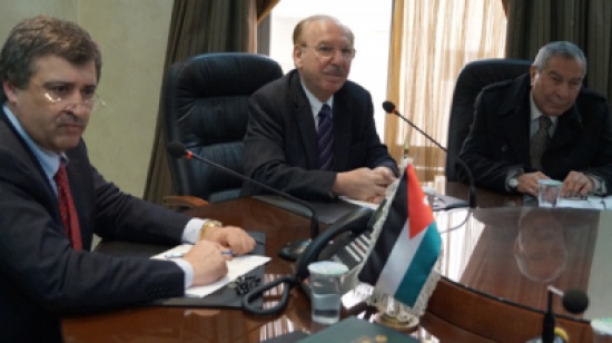 القطامين والحلواني يبحثان مع القطاع الخاص إنشاء فرع إنتاجي في وادي الموجب القطامين والحلواني يبحثان مع القطاع الخاص إنشاء فرع إنتاجي في وادي الموجب