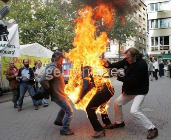 أم لولدين تحرق نفسها بالصين احتجاجا على قمع السلطات