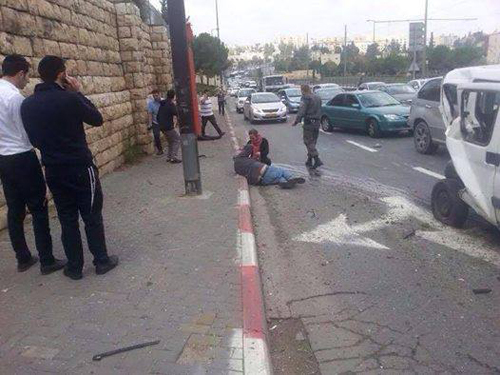 فلسطيني يدهس عدداً من المستوطنين ويستشهد - صور وفيديو فلسطيني يدهس عدداً من المستوطنين ويستشهد - صور وفيديو