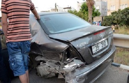 إصابات بحادث لسيارة دبلوماسية أردنية في فلسطين المحتلة ( صور ) إصابات بحادث لسيارة دبلوماسية أردنية في فلسطين المحتلة ( صور )