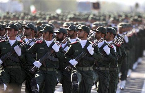مصادر : قوات إيرانية تصل لسوريا .. وتستعد لعملية برية واسعة مصادر : قوات إيرانية تصل لسوريا .. وتستعد لعملية برية واسعة