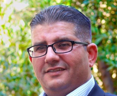 ناشط حراكي أعلن اشتياقه لوالديه المتوفيين.. فلحق بهما بعد يومين ناشط حراكي أعلن اشتياقه لوالديه المتوفيين.. فلحق بهما بعد يومين