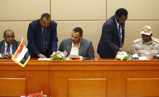 تحرك سوداني لتنفيذ مهام "عاجلة" بذكرى عزل البشير تحرك سوداني لتنفيذ مهام "عاجلة" بذكرى عزل البشير