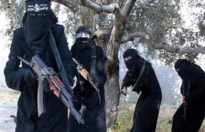 مسؤولة بريطانية: 60 امرأة وفتاة بريطانية توجهن للقتال في سوريا مسؤولة بريطانية: 60 امرأة وفتاة بريطانية توجهن للقتال في سوريا