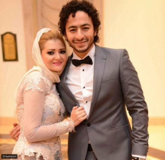 صور إطلالة مفاجئة لزوجة حمادة هلال بعد خلعها الحجاب! صور إطلالة مفاجئة لزوجة حمادة هلال بعد خلعها الحجاب!