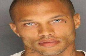 مجرم أمريكي يحصد 13 ألف "لايك" أنثوي على فيس بوك بسبب مجرم أمريكي يحصد 13 ألف "لايك" أنثوي على فيس بوك بسبب