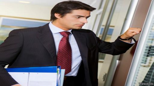 كيف تختار الوقت المناسب لطلب زيادة راتبك؟ كيف تختار الوقت المناسب لطلب زيادة راتبك؟