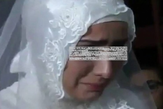 قبل وقتٍ قصير من الزفاف.. اكتشفت المصيبة التي أخفاها خطيبها! قبل وقتٍ قصير من الزفاف.. اكتشفت المصيبة التي أخفاها خطيبها!