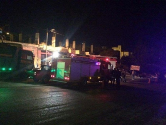 اخماد حريق في محطة غيار زيوت في عجلون