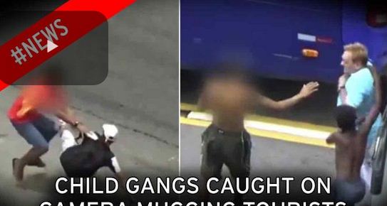 شاهد.. طفال يسرقون السياح بالشارع في وضح النهار