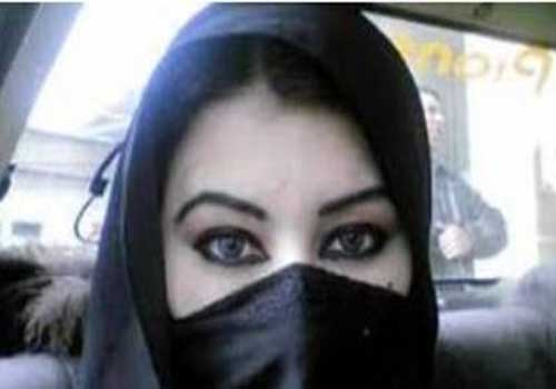 شاب سعودي يوقع "بصيادة" الرجال