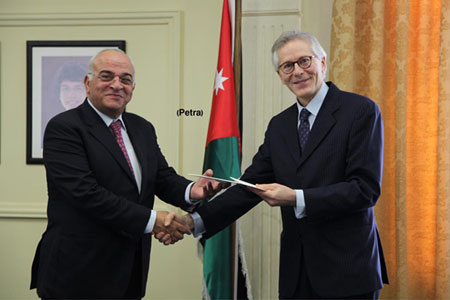 الخارجية تتسلم نسخة من اوراق اعتماد السفير الايطالي