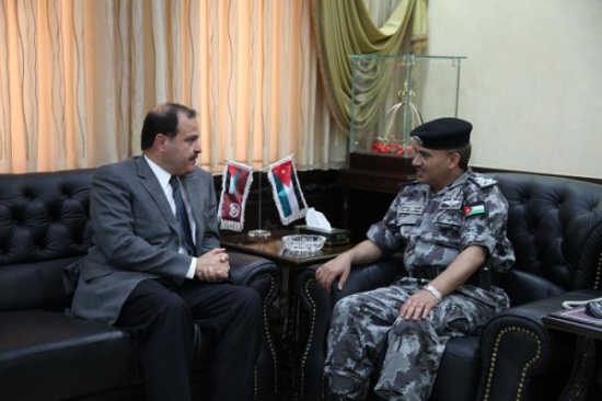 الوزير المجالي يشيد بدور قوات الدرك