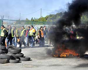 اتهام الشرطة الفرنسية بإثارة الشغب
