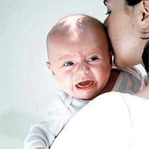 بكاء الطفل بسبب خروج الأم