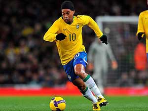 رونالدينيو يعود مجدداً للمنتخب البرازيلي بعد غياب 18 شهراً