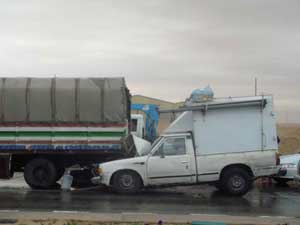 كوادر الدفاع المدني تتعامل مع عدد من حوادث السير على طريق اربد – عمان