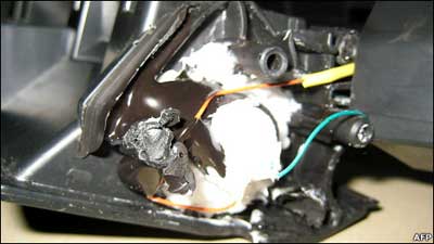 مسؤول يمني : اعتقال إمرأة مشتبه بضلوعها في قضية الطرود المفخخة