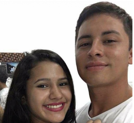 صورة رومانسية تثير ذعر نشطاء المواقع!